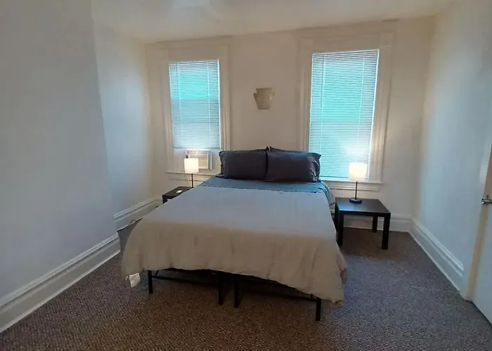 Holiday home Stylish South Side Retreat - Free Parking - 2 Baths - Fast Wifi Pittsburgh