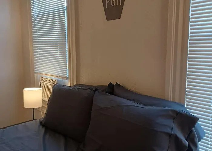 Stylish South Side Retreat - Free Parking - 2 Baths - Fast Wifi Holiday home Pittsburgh