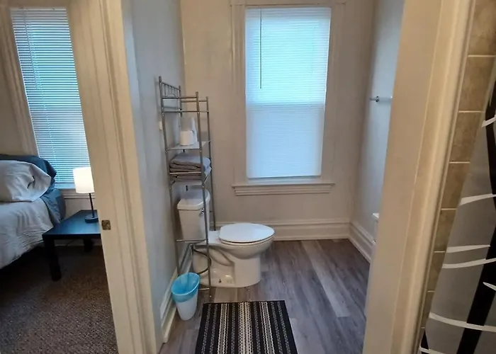 Stylish South Side Retreat - Free Parking - 2 Baths - Fast Wifi Holiday home Pittsburgh