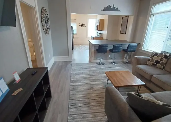 Stylish South Side Retreat - Free Parking - 2 Baths - Fast Wifi Pittsburgh