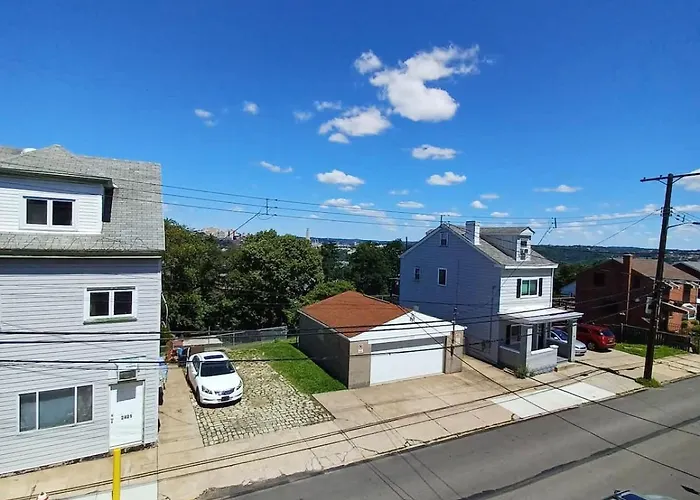 Holiday home Stylish South Side Retreat - Free Parking - 2 Baths - Fast Wifi *